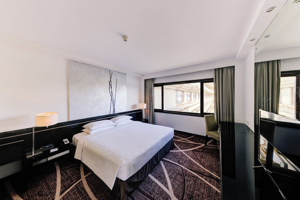 Cinnamon Lakeside Colombo — Hotel rooms in Colombo, Western Province
