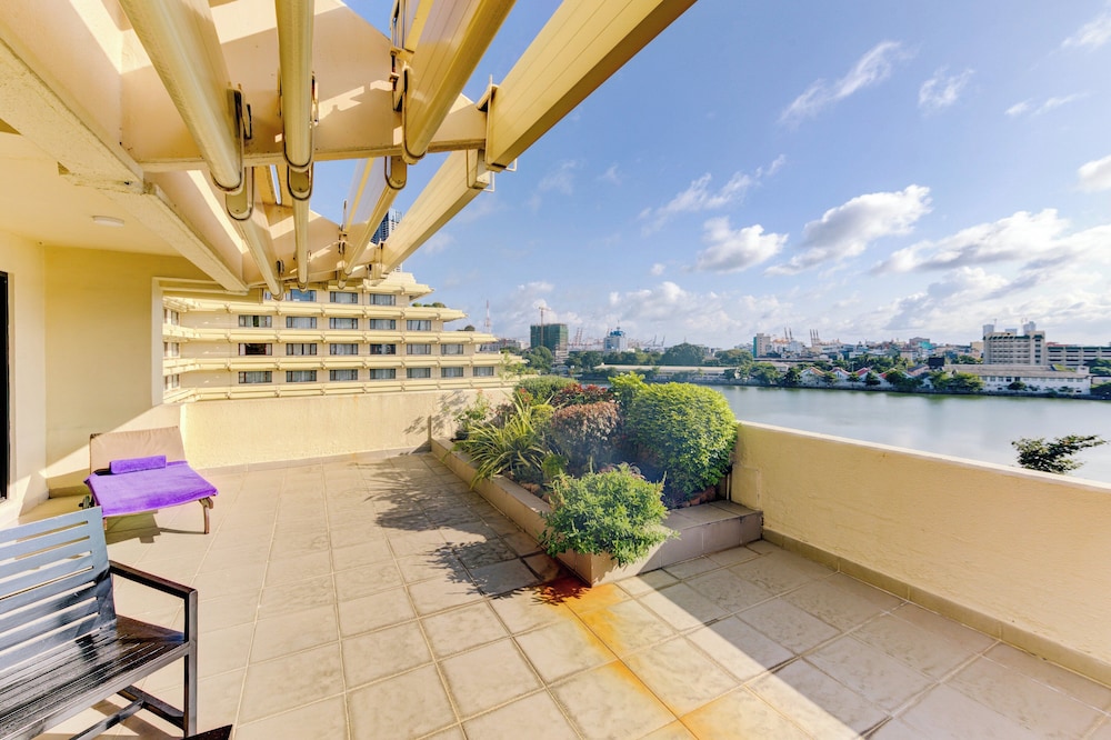 Cinnamon Lakeside Colombo — Hotel building in Colombo, Western Province