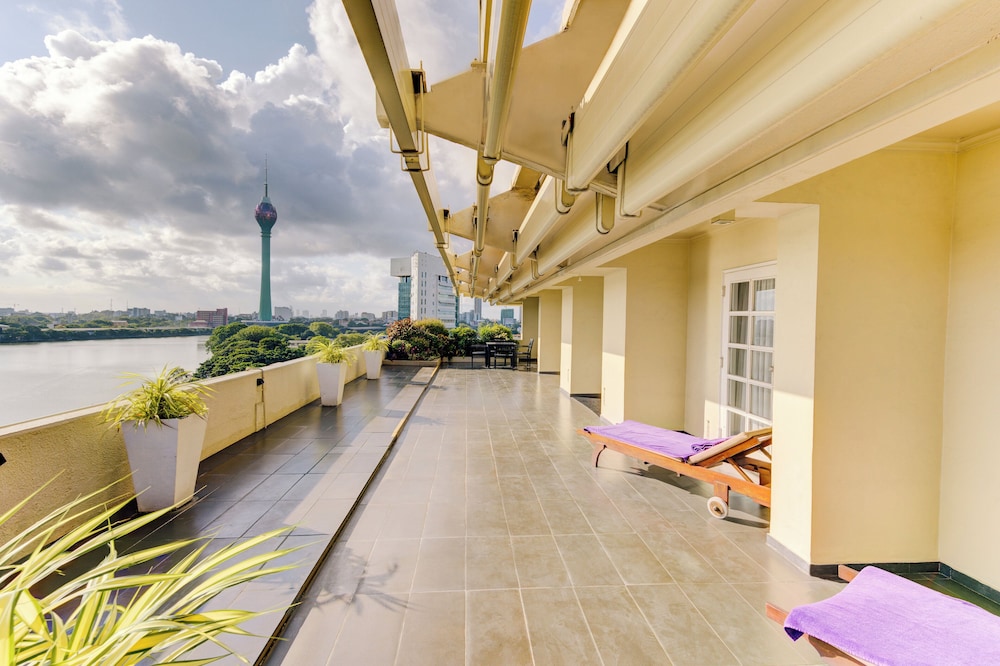 Cinnamon Lakeside Colombo — Attractions in the area in Colombo, Western Province