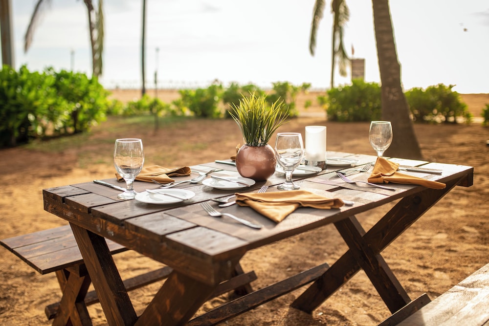 Club Hotel Dolphin — Negombo, Western Province