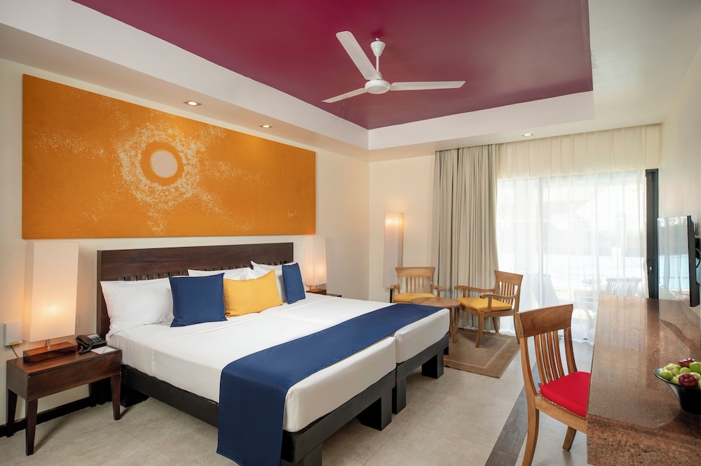 Club Hotel Dolphin — Negombo, Western Province