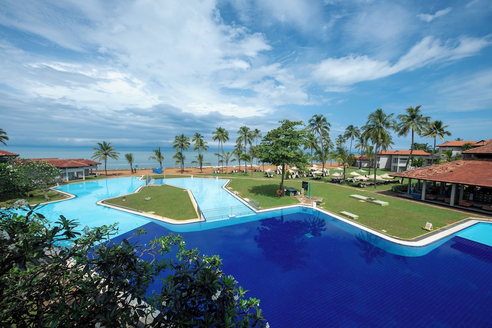 Club Hotel Dolphin — Negombo, Western Province