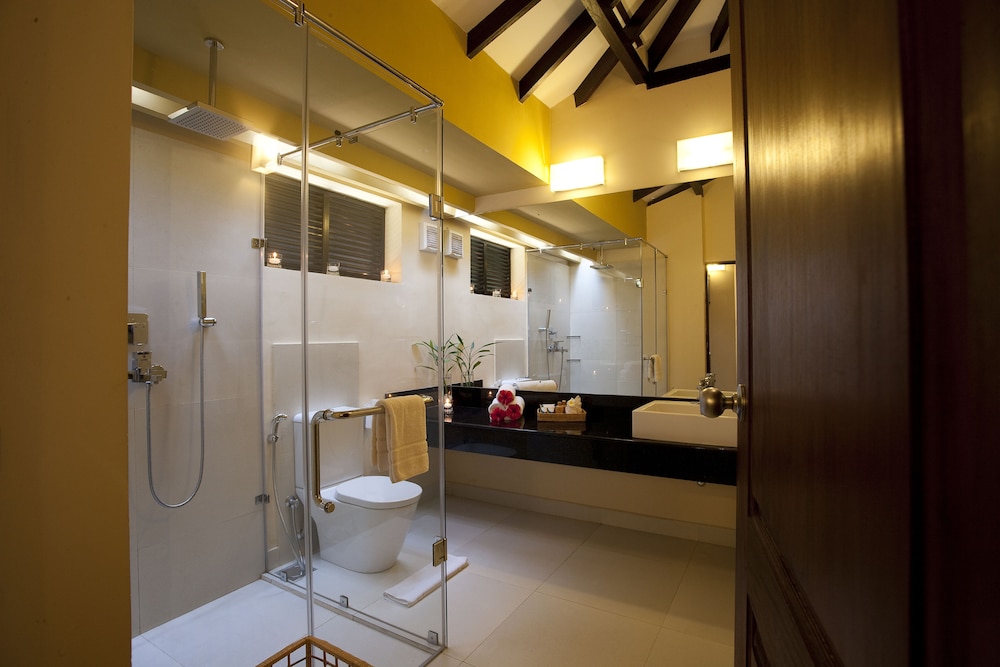 Club Hotel Dolphin — Negombo, Western Province