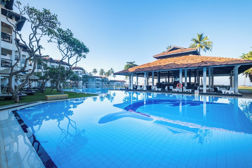 Club Hotel Dolphin — Negombo, Western Province