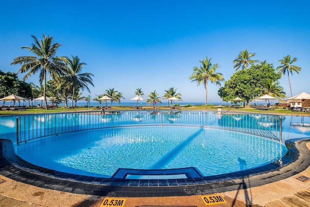Club Hotel Dolphin — Negombo, Western Province