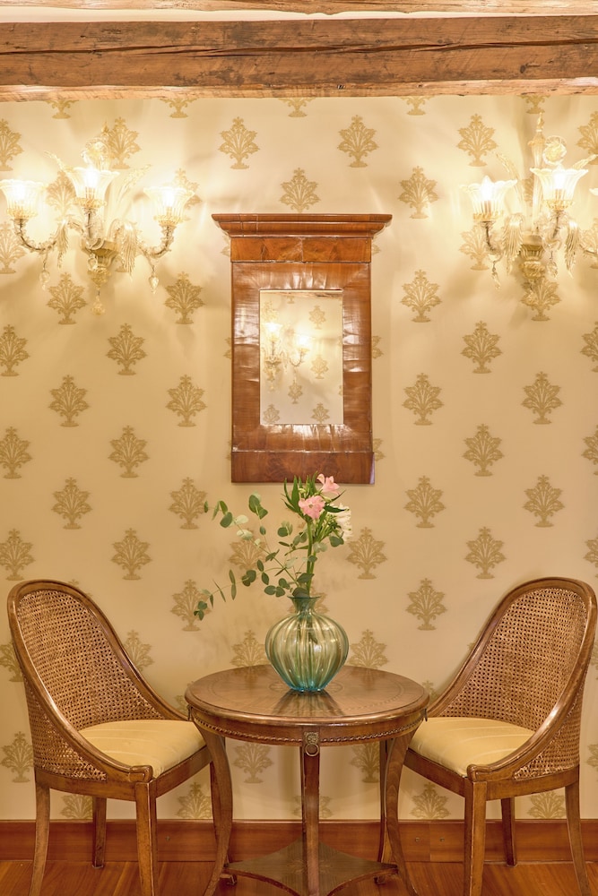 Hotel Palazzo Stern — Hotel rooms in Venice, Veneto