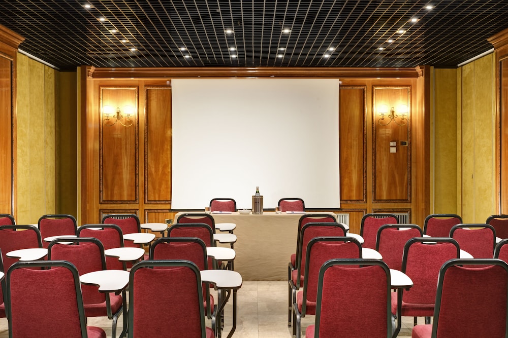 UNA Hotels Scandinavia Milano — Hotel building in Milan, Lombardy