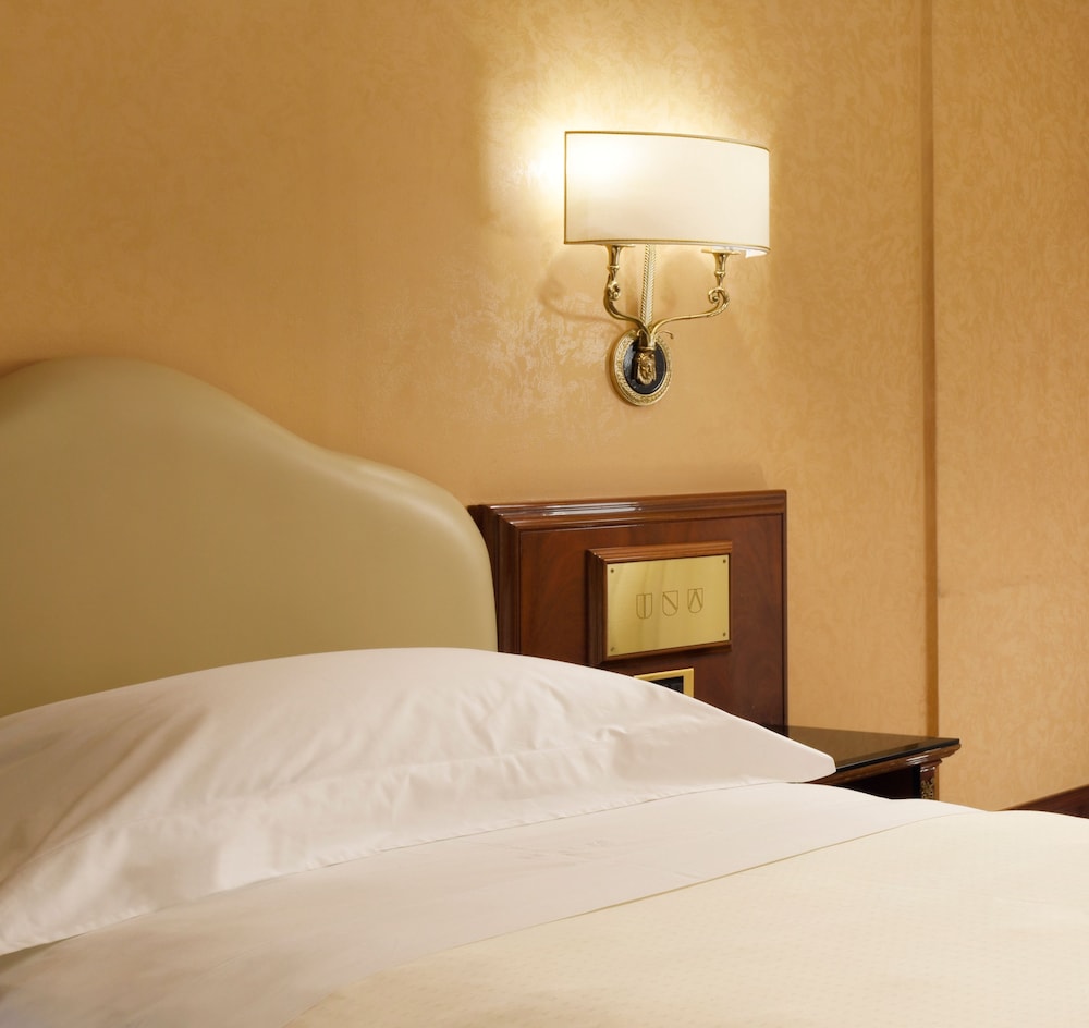 UNA Hotels Scandinavia Milano — Hotel rooms in Milan, Lombardy