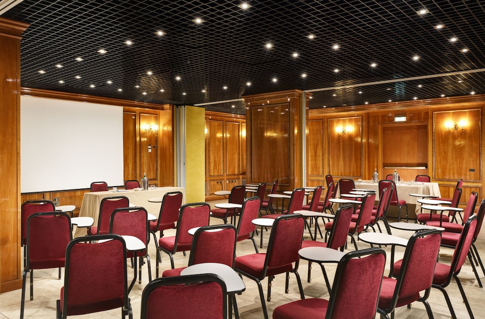 UNA Hotels Scandinavia Milano — Hotel building in Milan, Lombardy