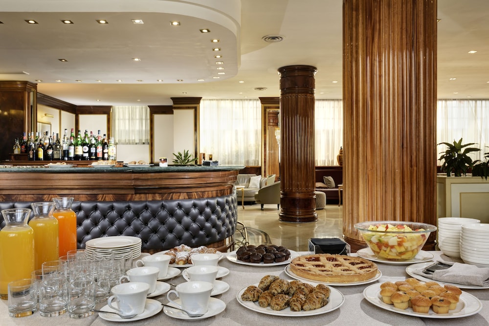 UNA Hotels Scandinavia Milano — Restaurant & bars in Milan, Lombardy