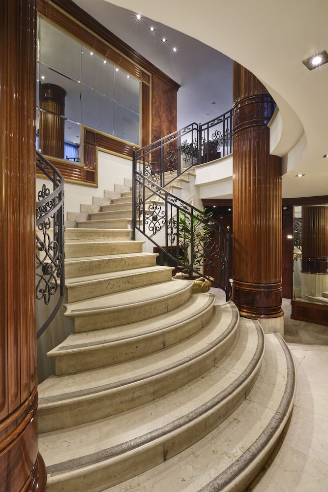 UNA Hotels Scandinavia Milano — Hotel building in Milan, Lombardy