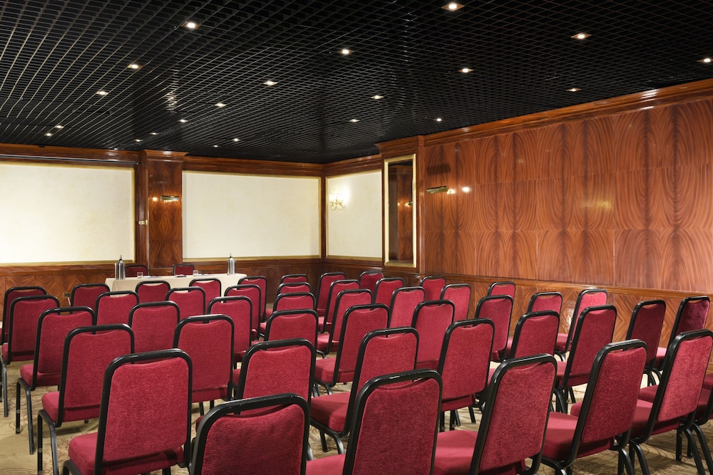 UNA Hotels Scandinavia Milano — Hotel building in Milan, Lombardy