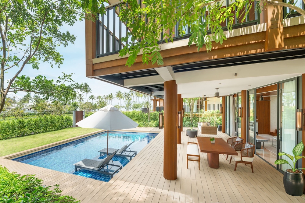 JW Marriott Khao Lak Resort and Spa — Swimming pool in Khao Lak, Phang Nga