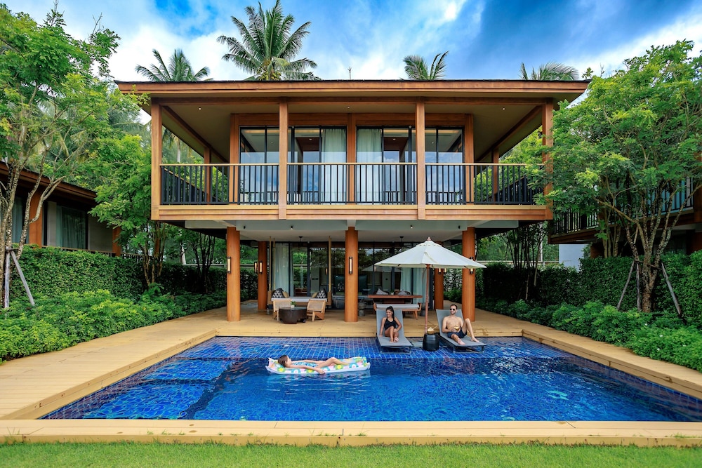 JW Marriott Khao Lak Resort and Spa — Swimming pool in Khao Lak, Phang Nga