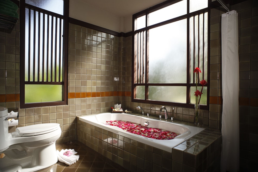 Khaolak Bhandari Resort & Spa — Hotel rooms in Khuekkhak, Phang Nga