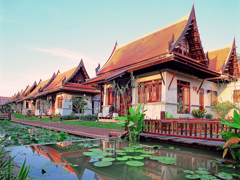 Khaolak Bhandari Resort & Spa — Hotel building in Khuekkhak, Phang Nga
