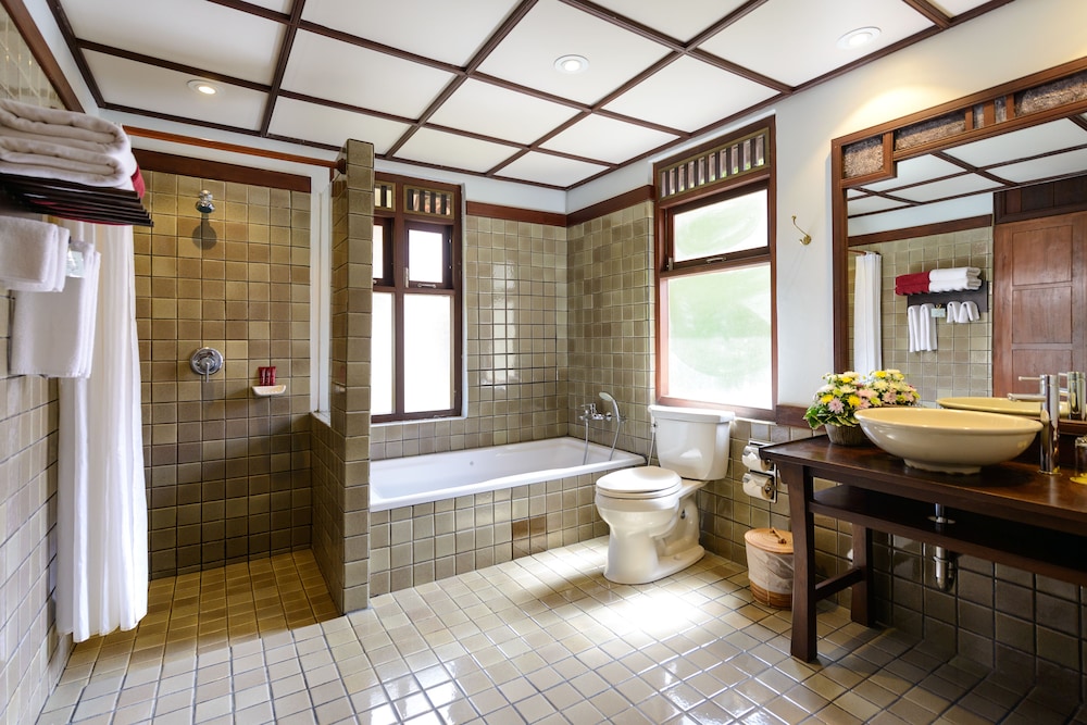 Khaolak Bhandari Resort & Spa — Hotel rooms in Khuekkhak, Phang Nga