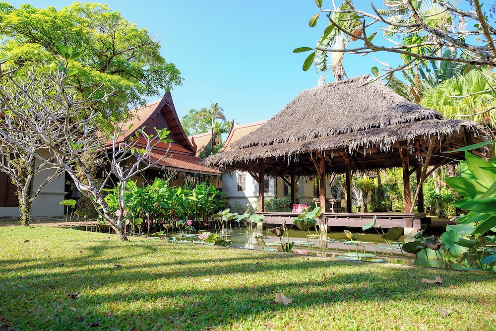 Khaolak Bhandari Resort & Spa — Hotel building in Khuekkhak, Phang Nga
