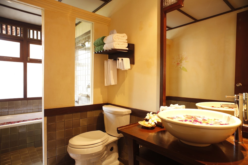 Khaolak Bhandari Resort & Spa — Hotel rooms in Khuekkhak, Phang Nga