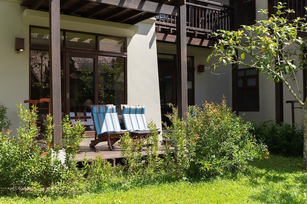 Khaolak Bhandari Resort & Spa — Hotel building in Khuekkhak, Phang Nga