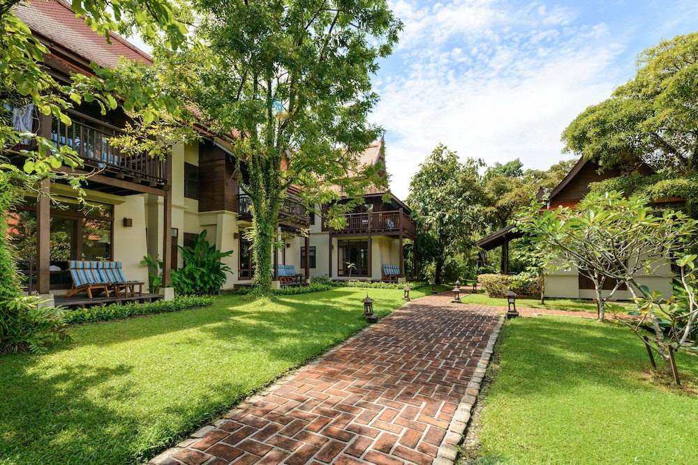 Khaolak Bhandari Resort & Spa — Hotel building in Khuekkhak, Phang Nga