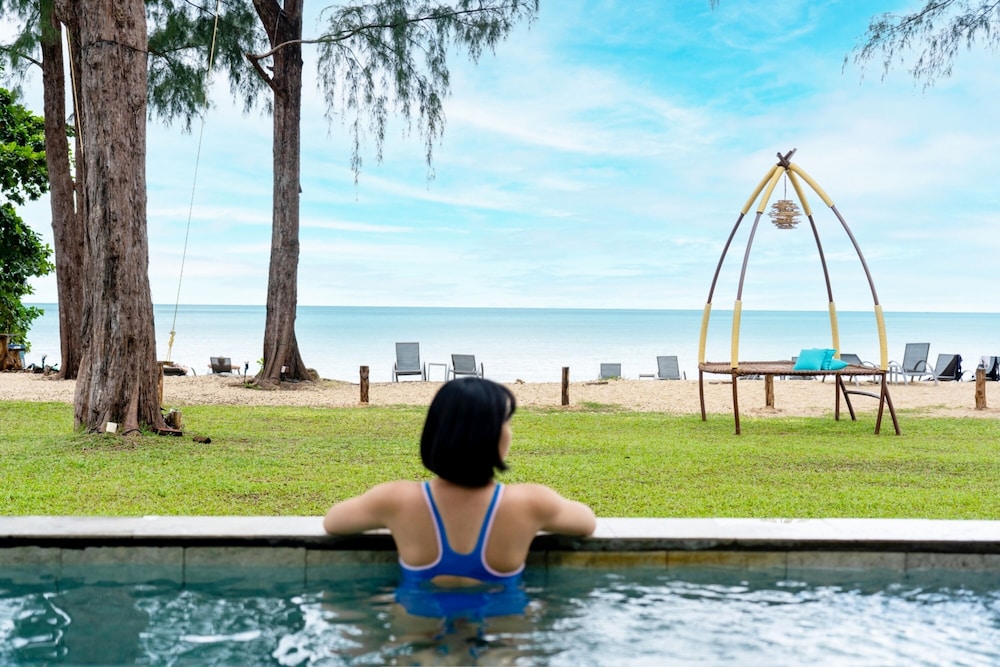 Khaolak Emerald Beach Resort and Spa — Swimming pool in Khao Lak, Phang Nga
