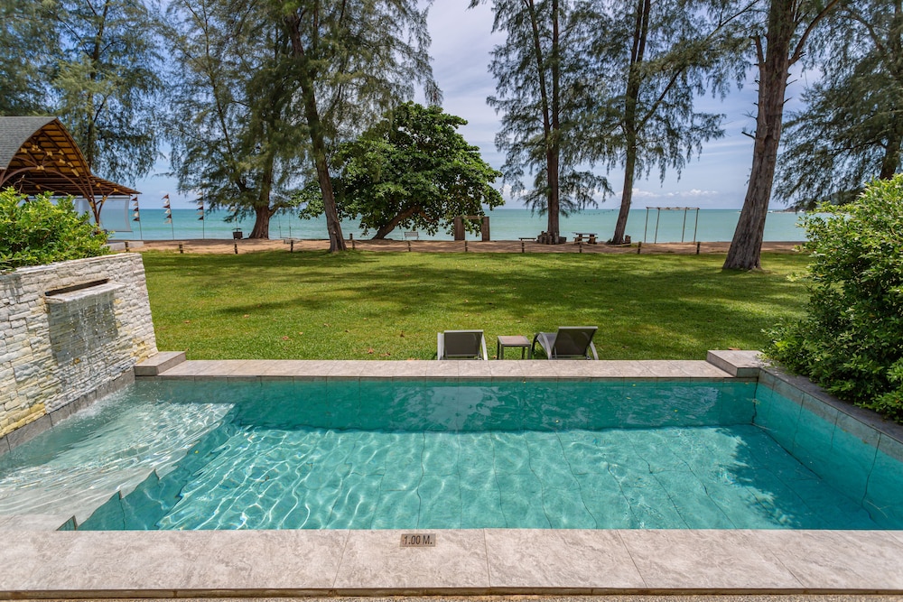 Khaolak Emerald Beach Resort and Spa — Swimming pool in Khao Lak, Phang Nga