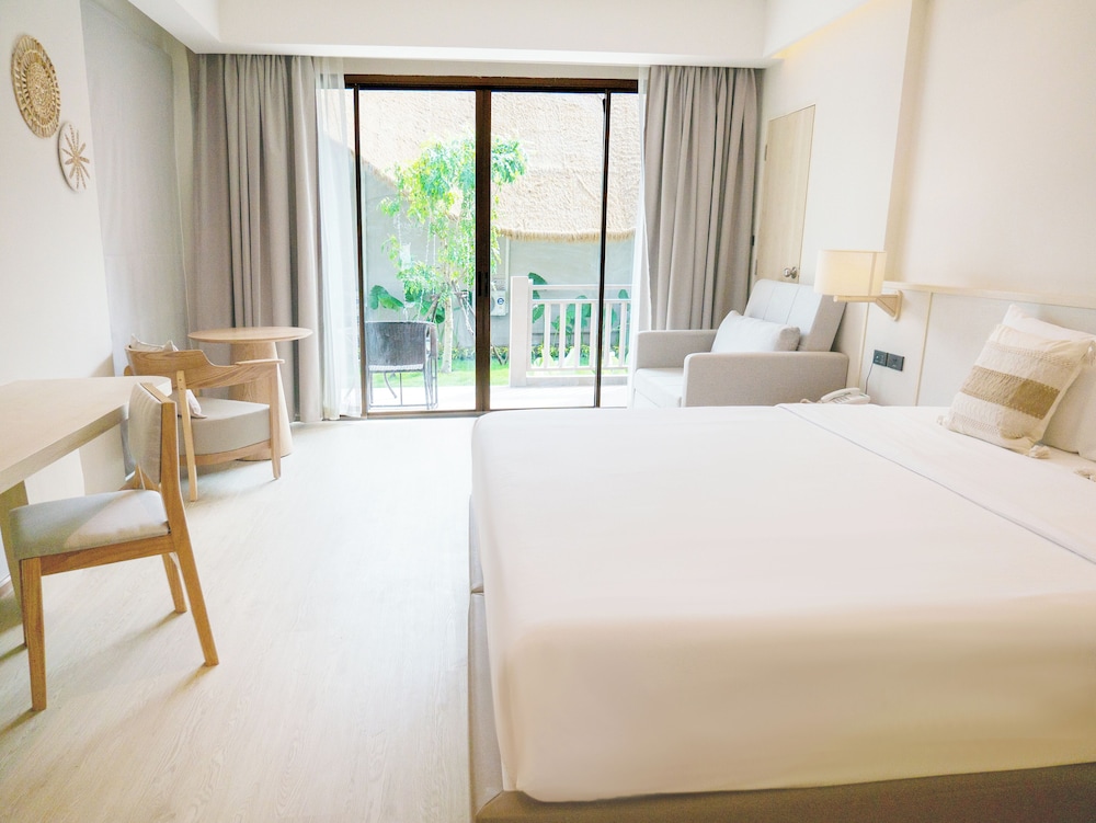 Khaolak Emerald Beach Resort and Spa — Hotel rooms in Khao Lak, Phang Nga