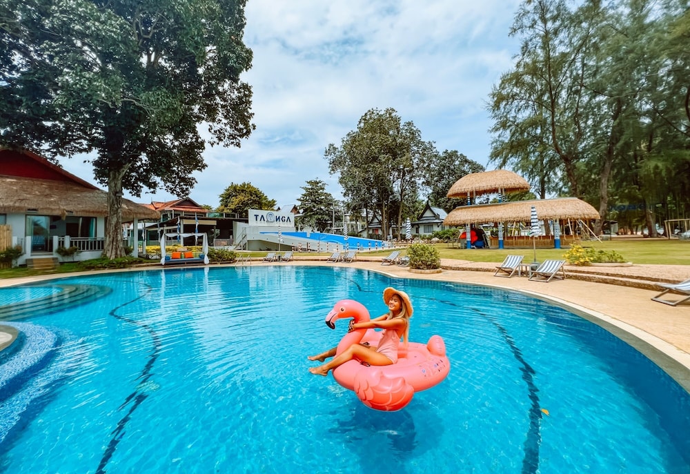 Khaolak Emerald Beach Resort and Spa — Swimming pool in Khao Lak, Phang Nga