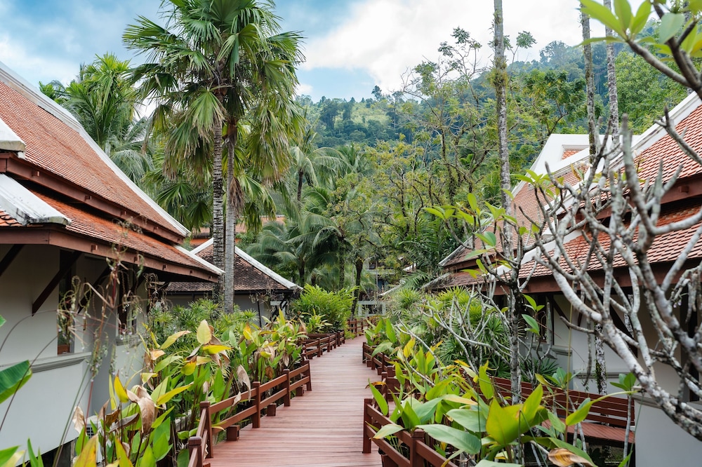 Khaolak Laguna Resort — Hotel building in Khao Lak, Phang Nga
