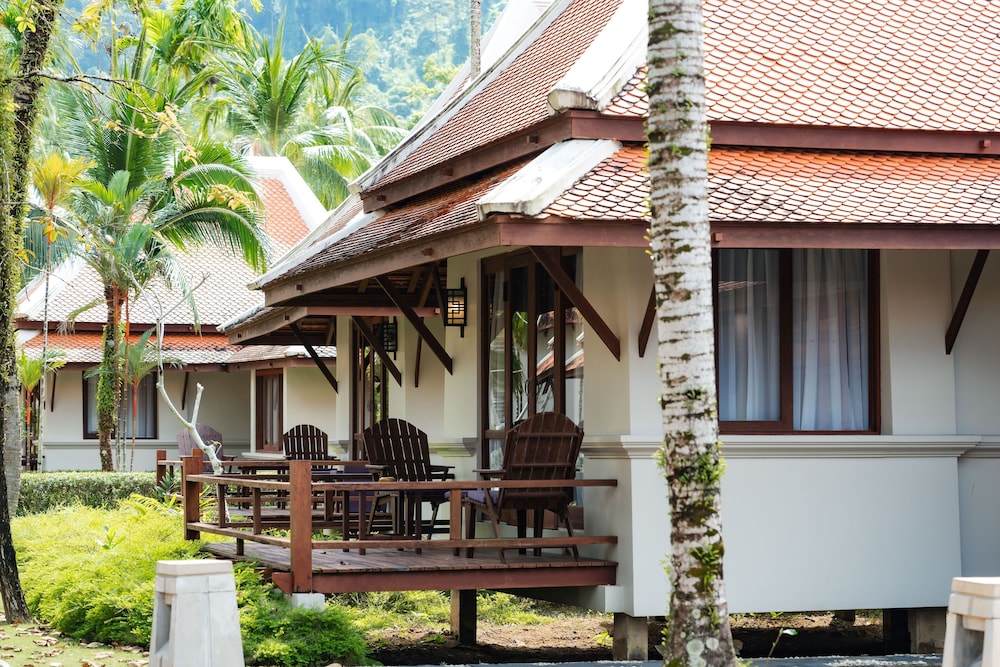 Khaolak Laguna Resort — Hotel building in Khao Lak, Phang Nga