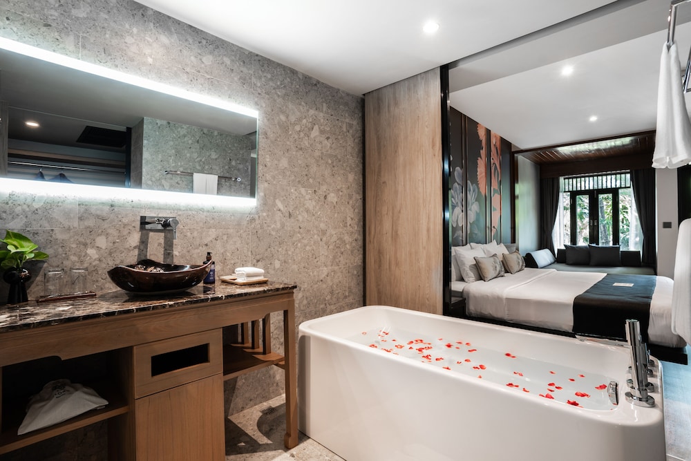 La Flora Khao Lak — Hotel rooms in Khao Lak, Phang Nga