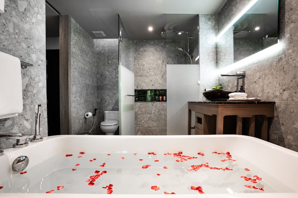 La Flora Khao Lak — Hotel rooms in Khao Lak, Phang Nga