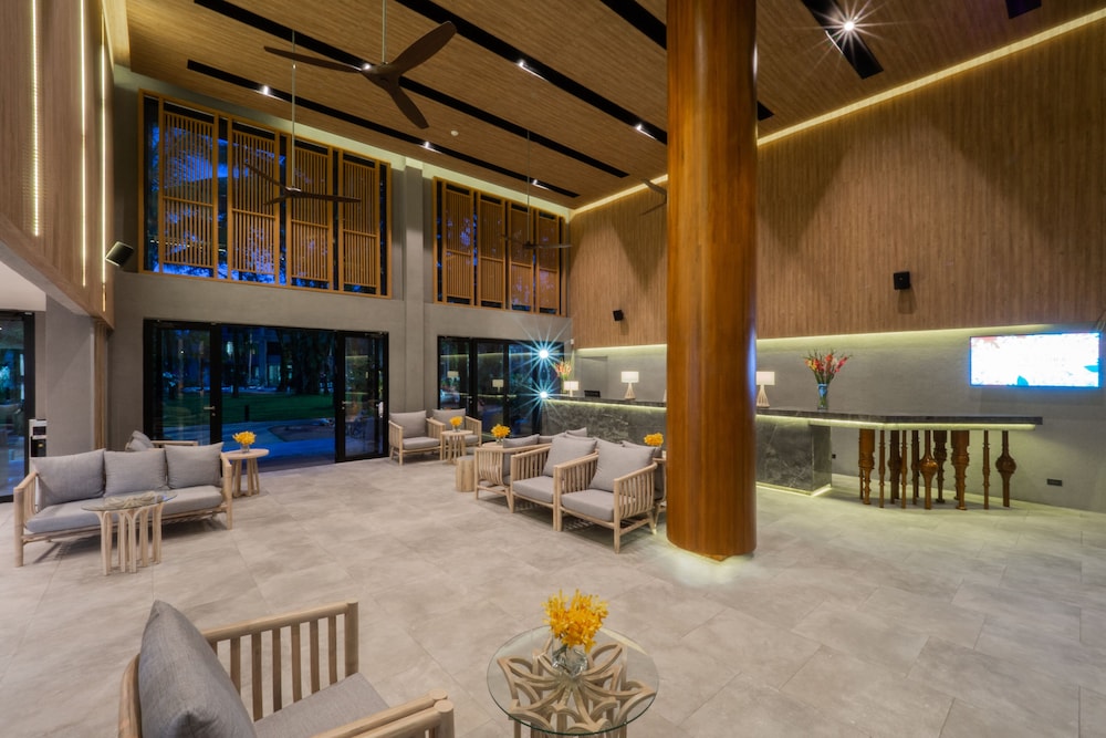 La Flora Khao Lak — Hotel building in Khao Lak, Phang Nga