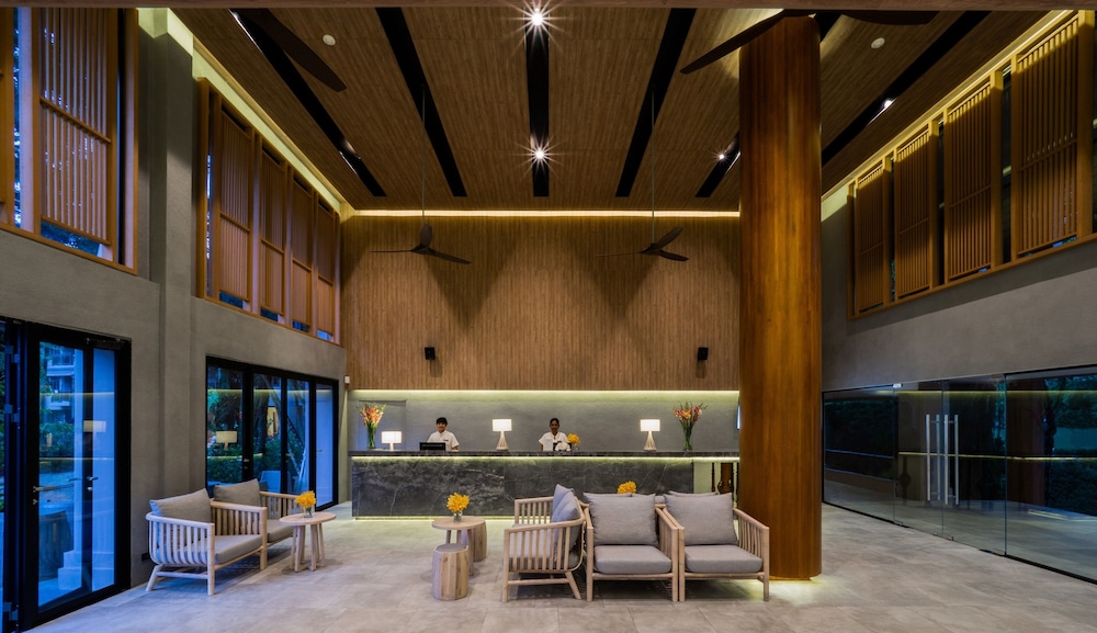 La Flora Khao Lak — Hotel building in Khao Lak, Phang Nga