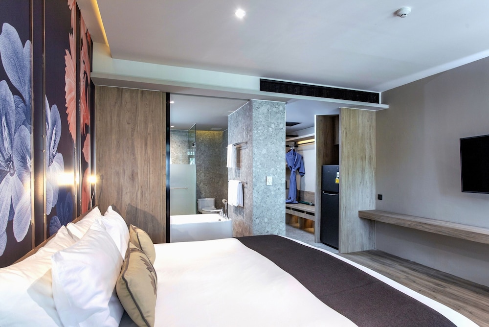 La Flora Khao Lak — Hotel rooms in Khao Lak, Phang Nga