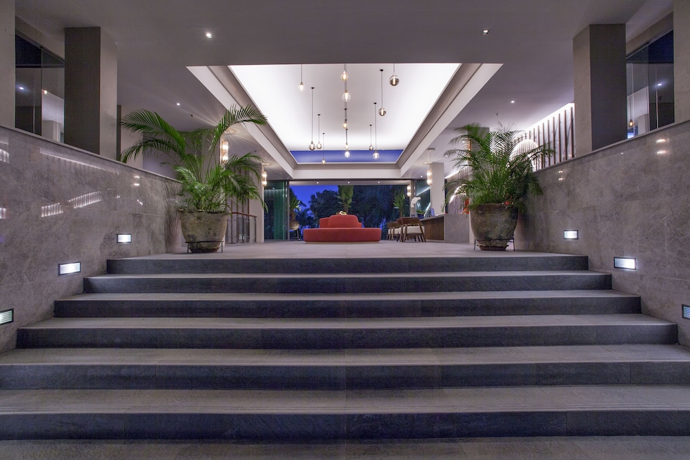 Ramada Resort by Wyndham Khao Lak — Hotel building in Khao Lak, Phang Nga