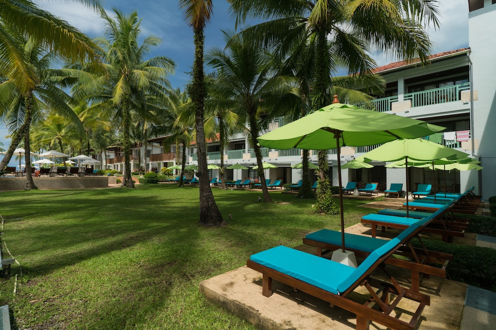 The Briza Beach Resort Khaolak — Hotel building in Khao Lak, Phang Nga