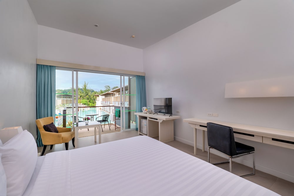 The Briza Beach Resort Khaolak — Hotel rooms in Khao Lak, Phang Nga