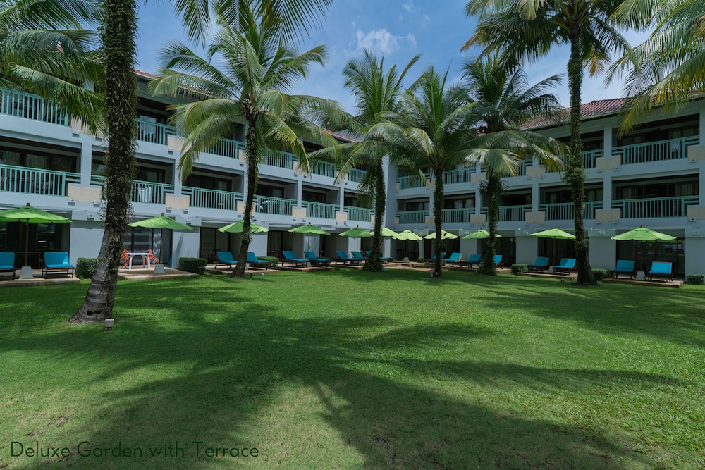 The Briza Beach Resort Khaolak — Hotel building in Khao Lak, Phang Nga