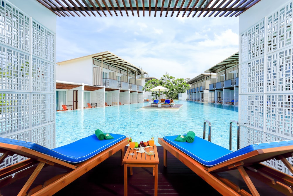 The Briza Beach Resort Khaolak — Swimming pool in Khao Lak, Phang Nga