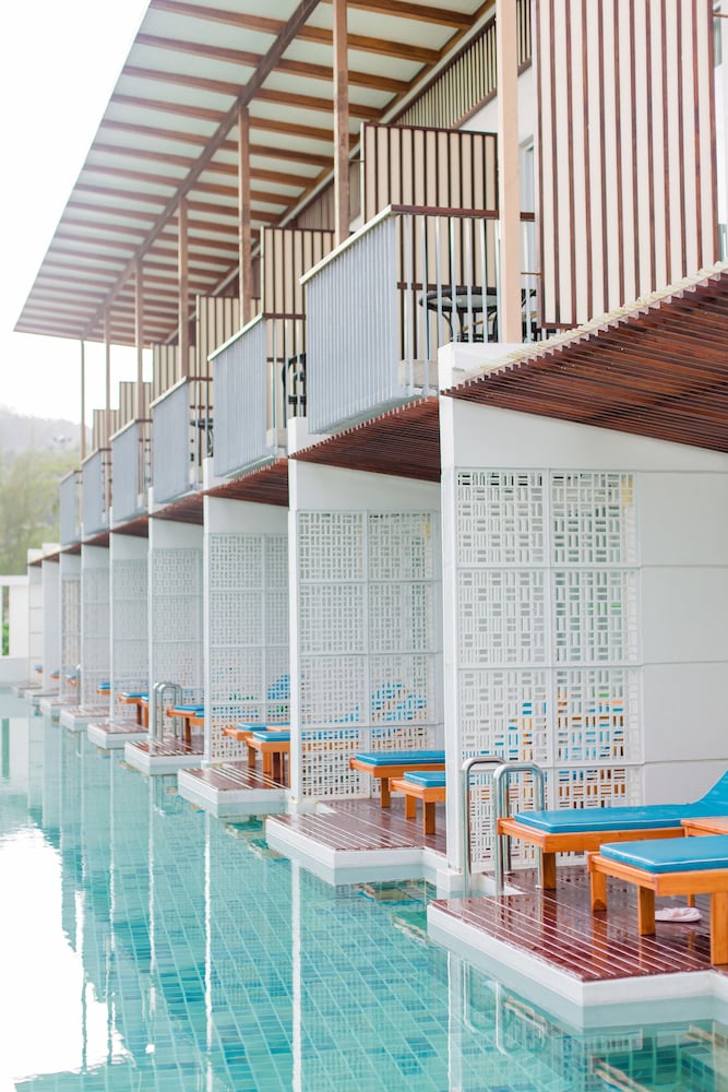 The Briza Beach Resort Khaolak — Hotel building in Khao Lak, Phang Nga