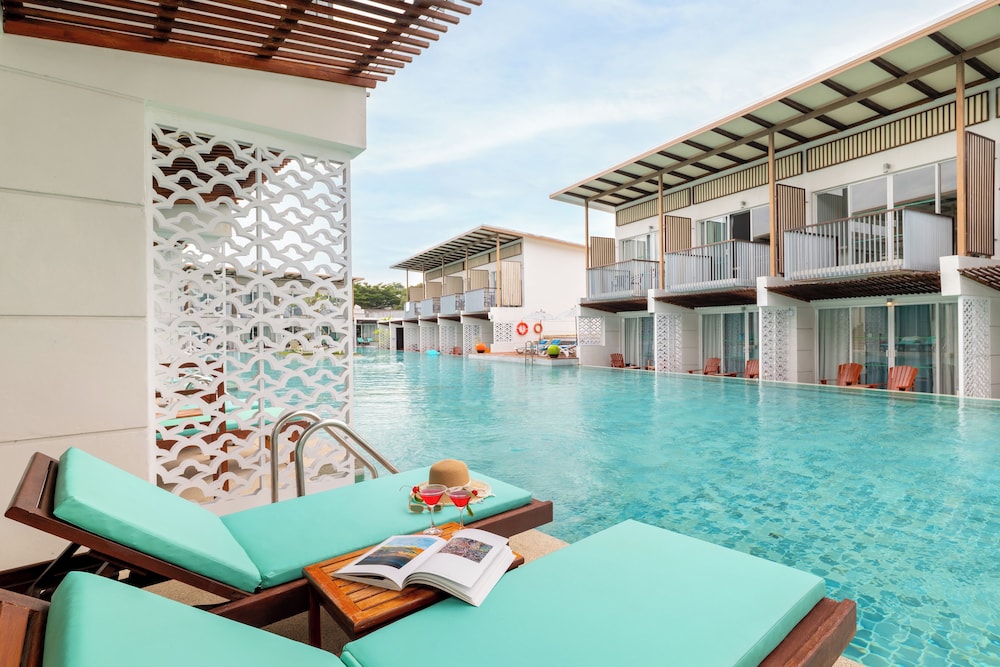 The Briza Beach Resort Khaolak — Swimming pool in Khao Lak, Phang Nga