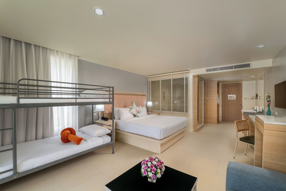 The Briza Beach Resort Khaolak — Hotel rooms in Khao Lak, Phang Nga