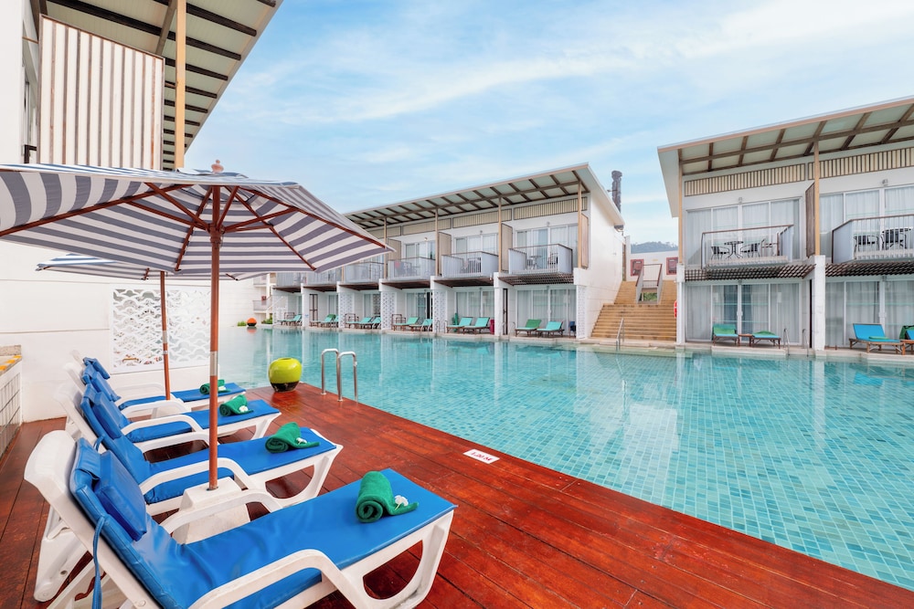 The Briza Beach Resort Khaolak — Swimming pool in Khao Lak, Phang Nga