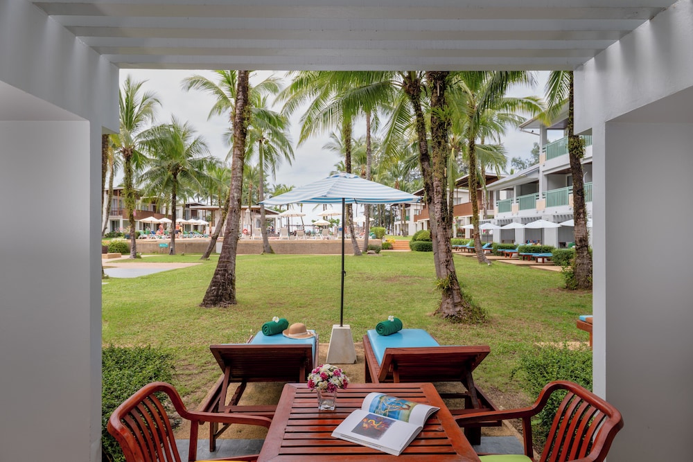 The Briza Beach Resort Khaolak — Hotel building in Khao Lak, Phang Nga
