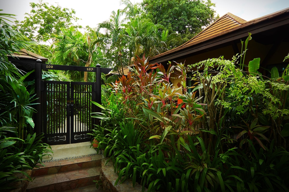 Bo Phut Resort & Spa — Hotel building in Bo Phut, Surat Thani