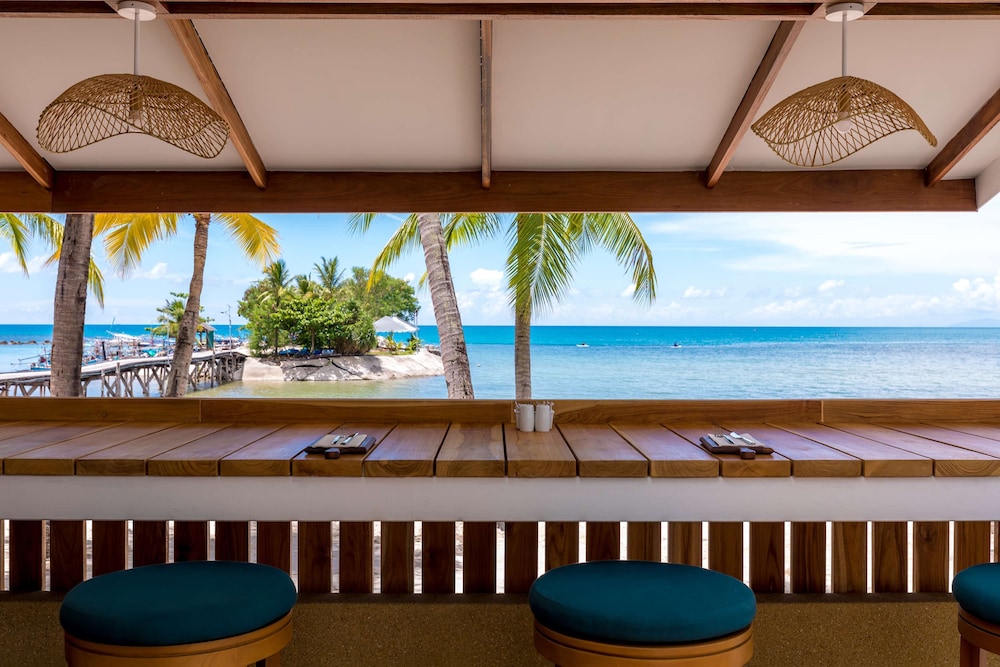 OUTRIGGER Koh Samui Beach Resort — Restaurant & bars in Lamai Beach, Surat Thani
