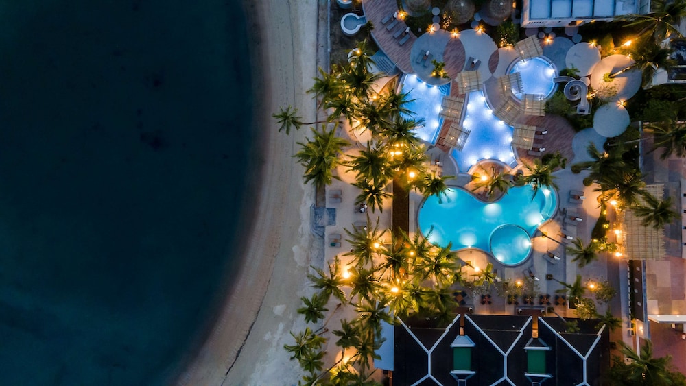 OUTRIGGER Koh Samui Beach Resort — Swimming pool in Lamai Beach, Surat Thani