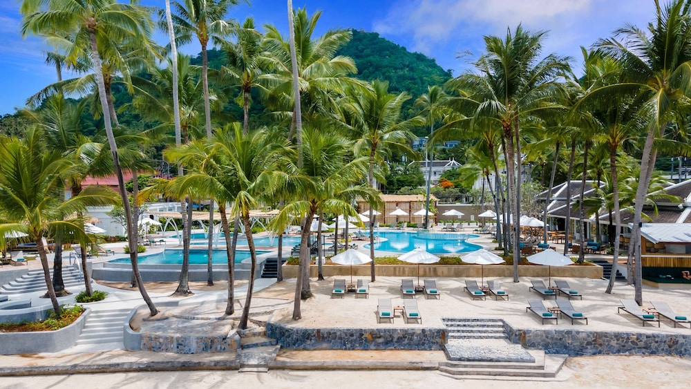 OUTRIGGER Koh Samui Beach Resort — Swimming pool in Lamai Beach, Surat Thani